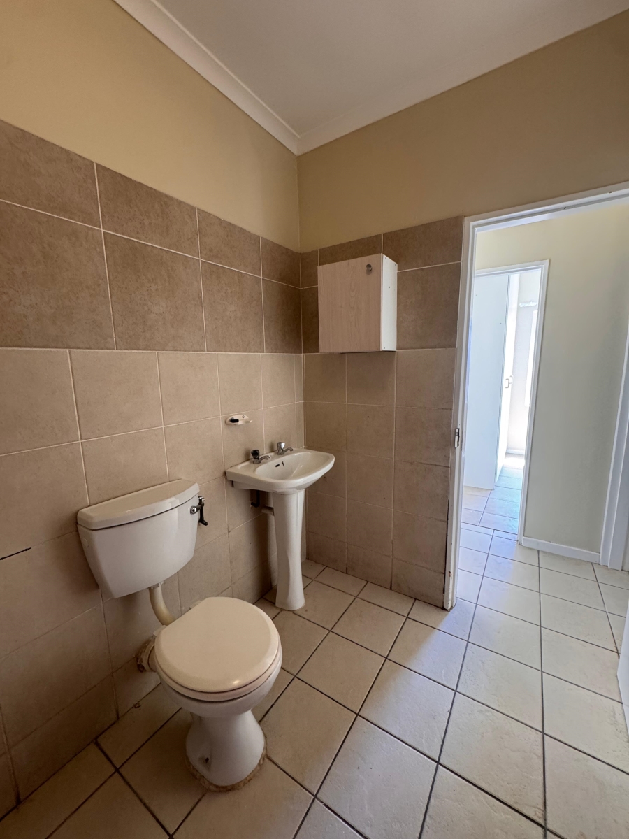 To Let 2 Bedroom Property for Rent in Strand Central Western Cape